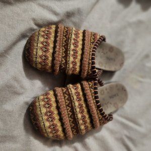 Taos patterned knit top slippers/clogs